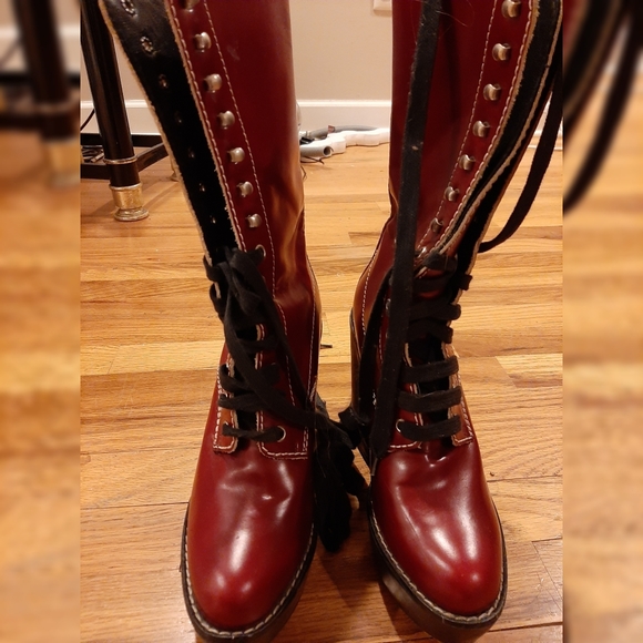 Chloe Platform Boots - Picture 5 of 11